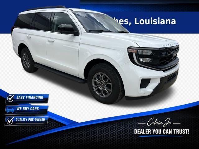2025 Ford Expedition Active 4x4 in Oxford White — front three-quarter view