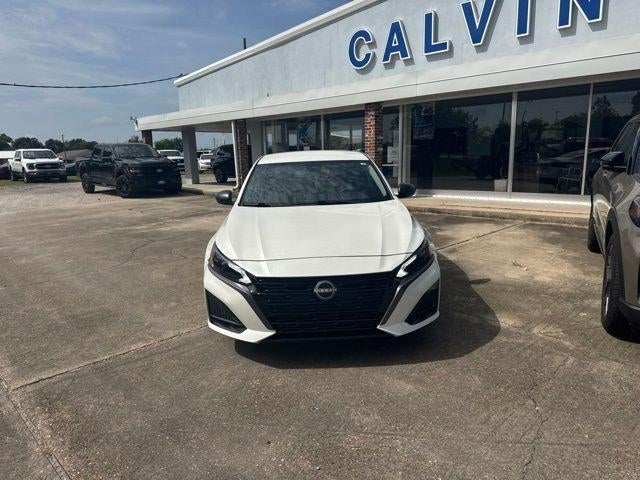 2026 Nissan Altima SV AWD in Pearl White Tricoat — front three-quarter view